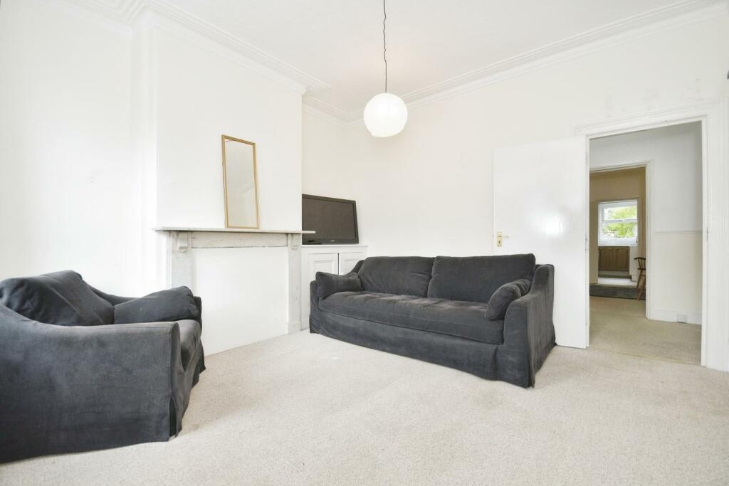 3 bedroom terraced house for sale in Burns Road, Crookesmoor, Sheffield, S6