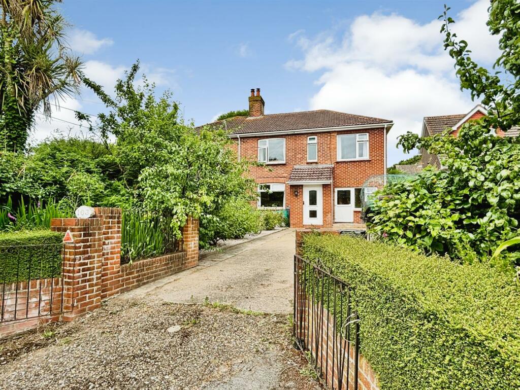 5 bedroom semidetached house for sale in Wareham Road, Lytchett