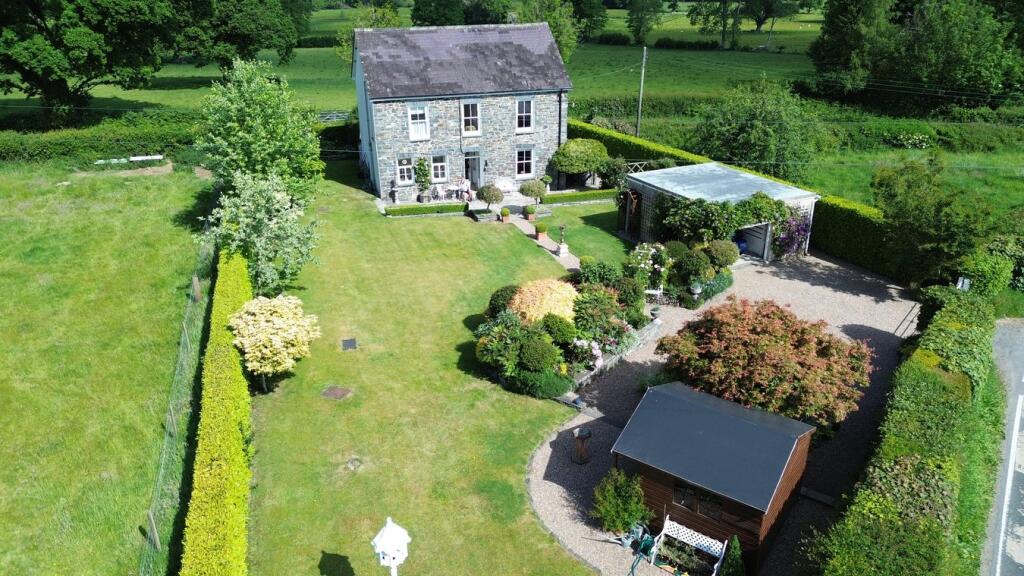 4 bedroom detached house
