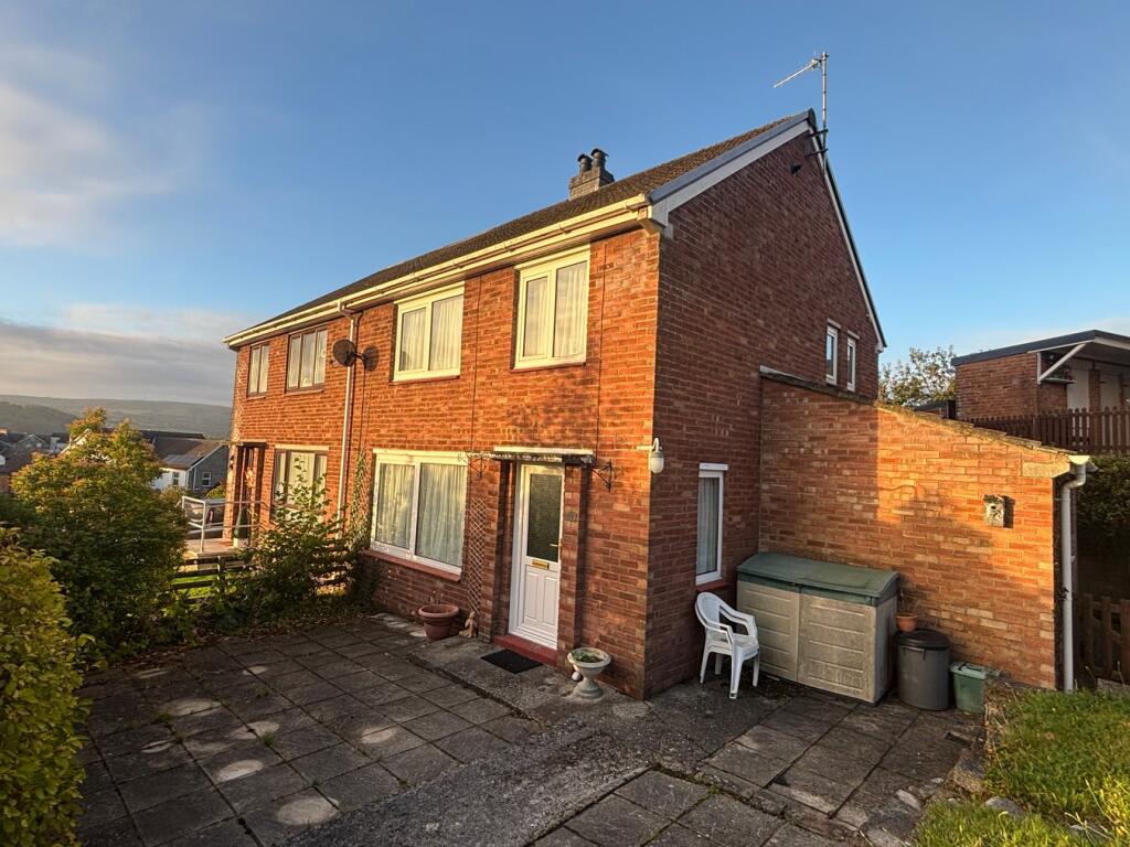 3 bedroom semi-detached house