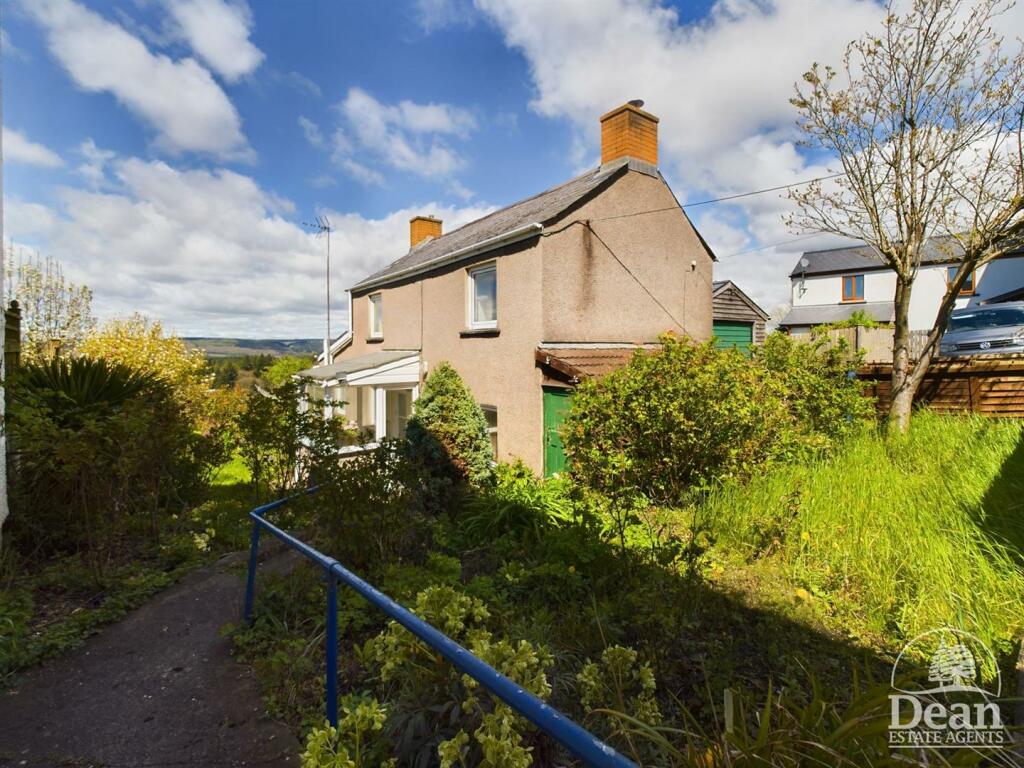 2 bedroom detached house for sale in Yorkley Wood, Lydney, GL15