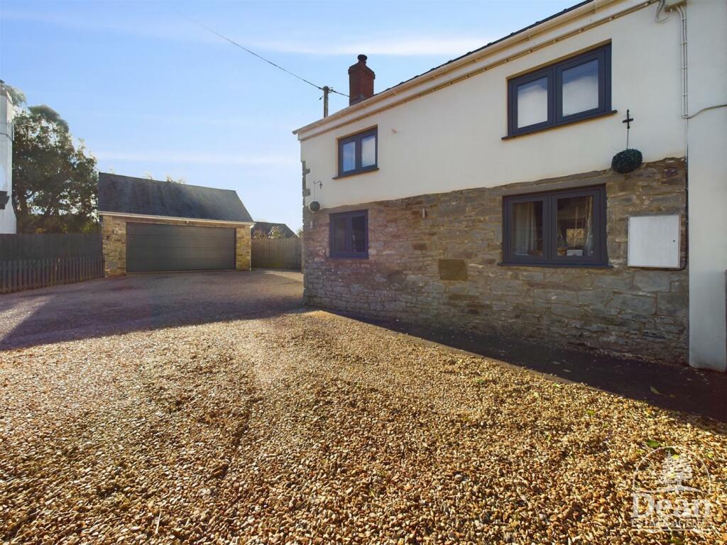 3 bedroom semidetached house for sale in Cherry Tree Lane, Broadwell, Coleford, GL16