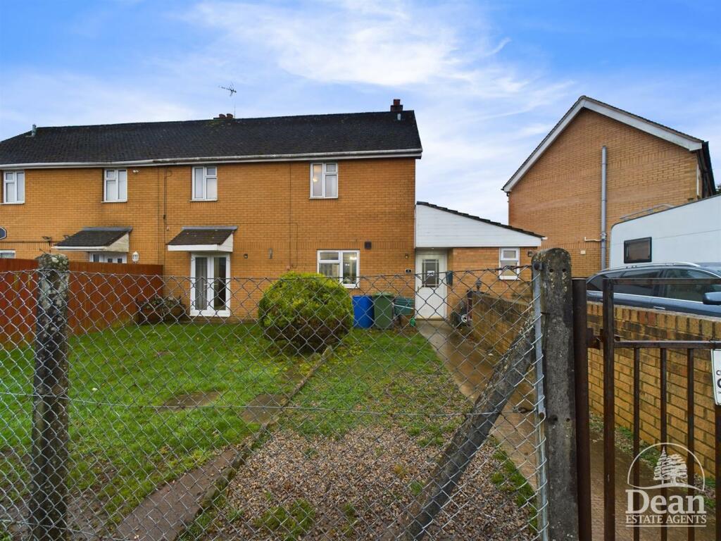3 bedroom semidetached house for sale in Hillcrest Road, Berry Hill