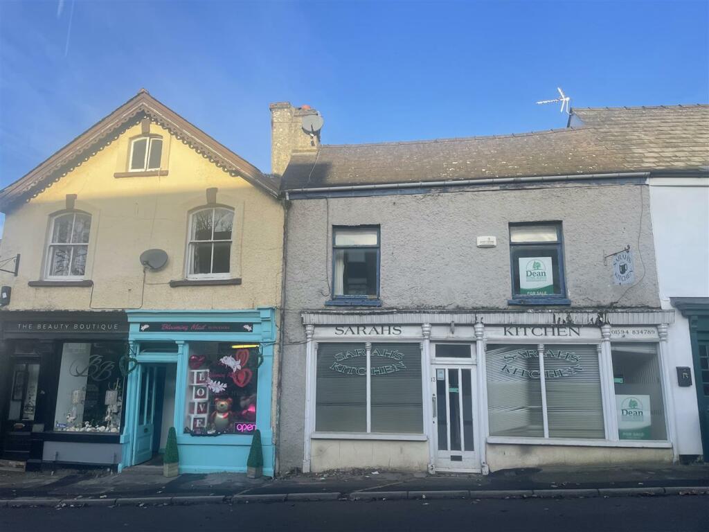 Commercial property for rent in Gloucester Road, Coleford, GL16
