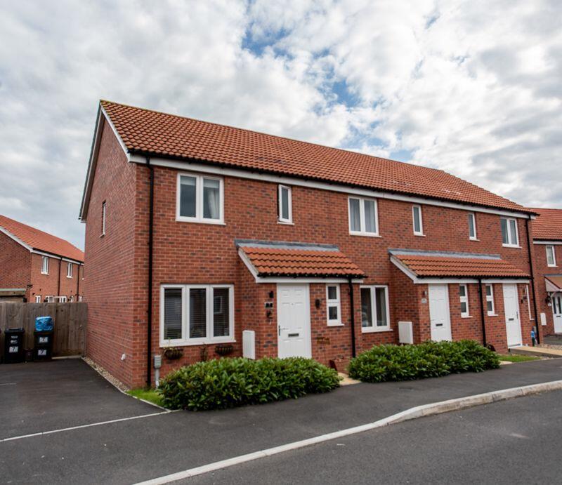 3 bedroom end of terrace house for sale in Bicknell Drive, Huish
