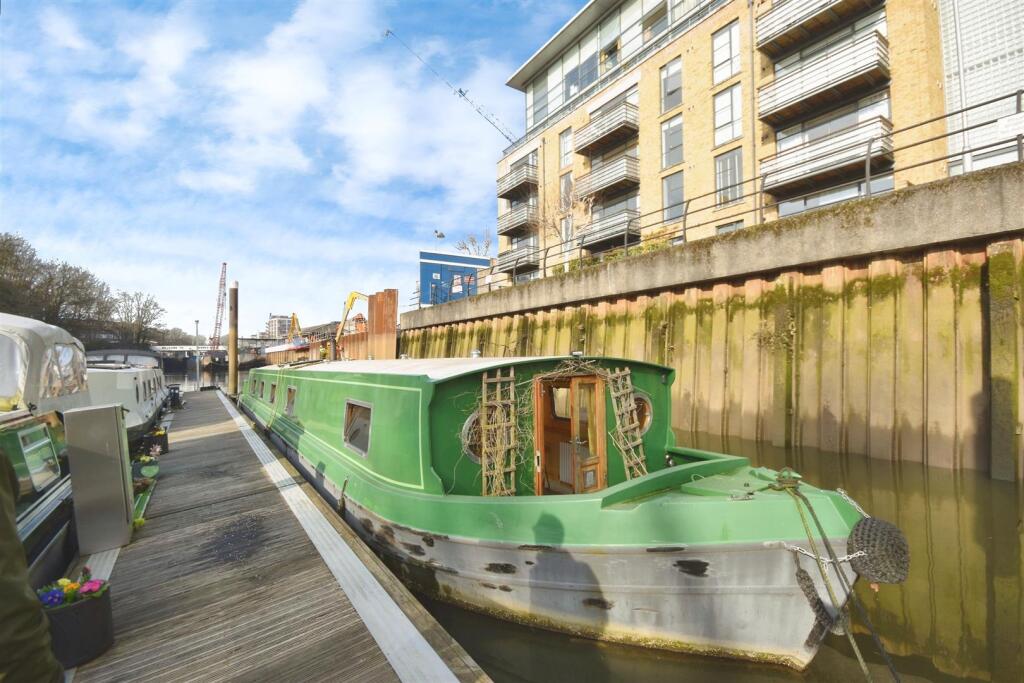 Main image of property: River Brent Moorings, Ferry Quays, Brentford