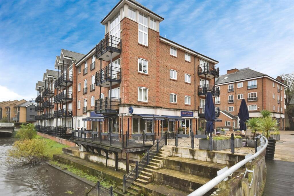 Main image of property: High Street, Brentford