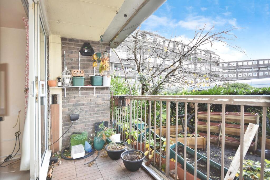 Main image of property: Justin Close, Brentford