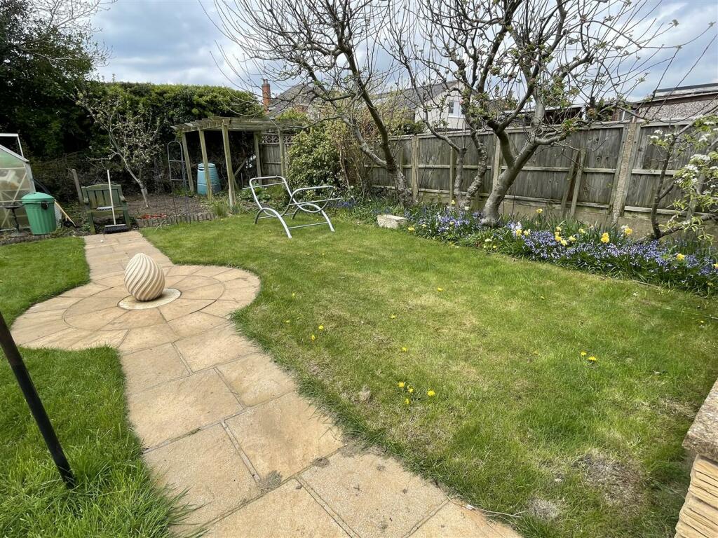 3 bedroom detached house for sale in Arnolds Crescent, Newbold Verdon