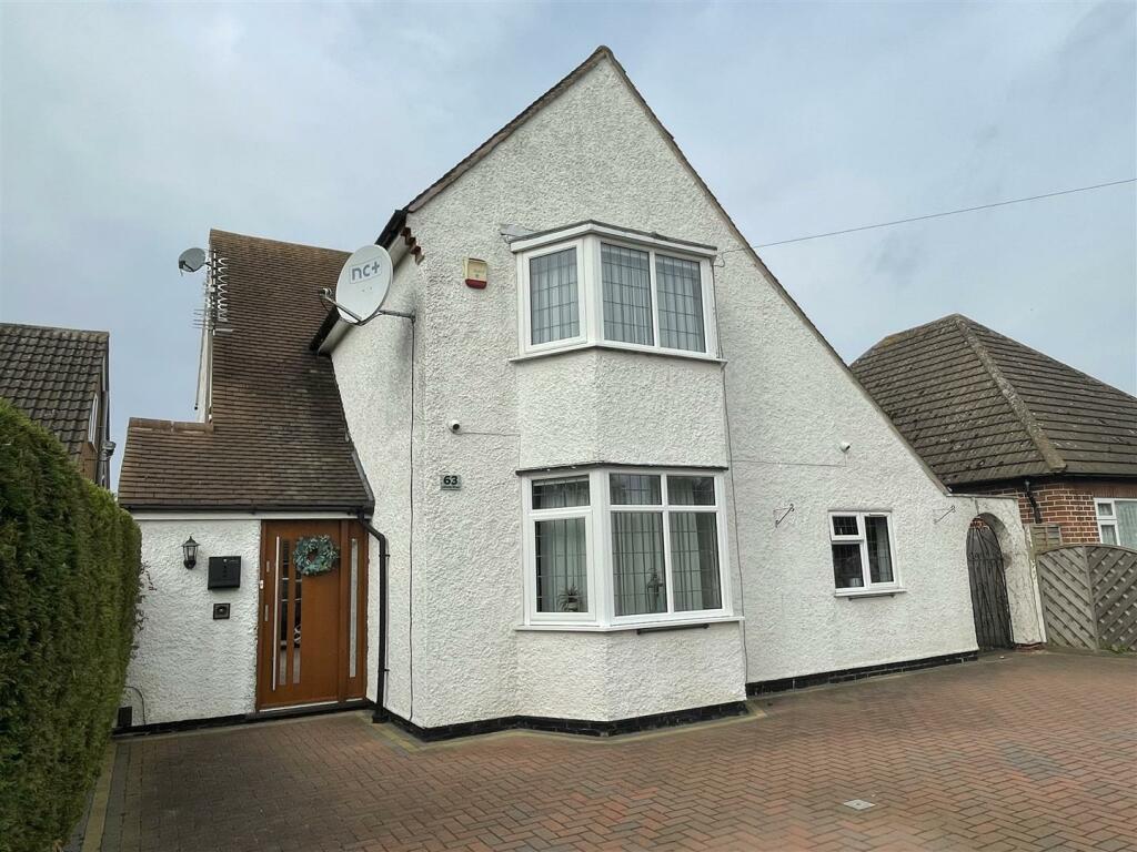 4 bedroom detached house for sale in Liberty Road, Glenfield, Leicester