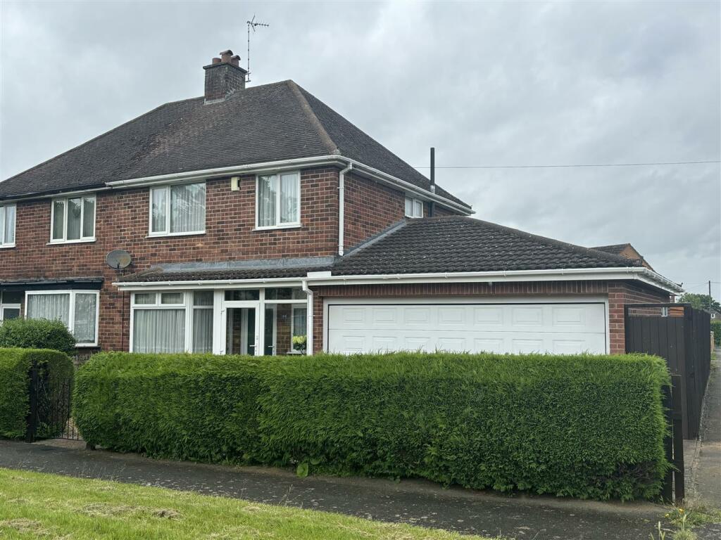 3 bedroom semidetached house for sale in Dominion Road, Glenfield