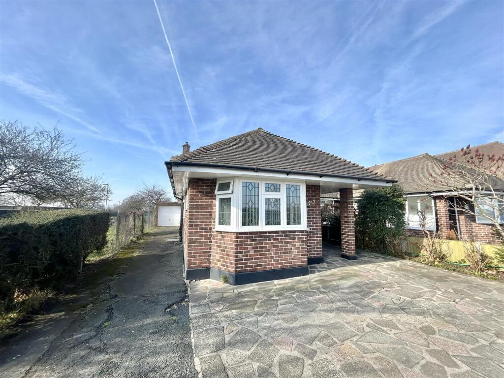 Main image of property: Mountdale Gardens, Leigh-On-Sea