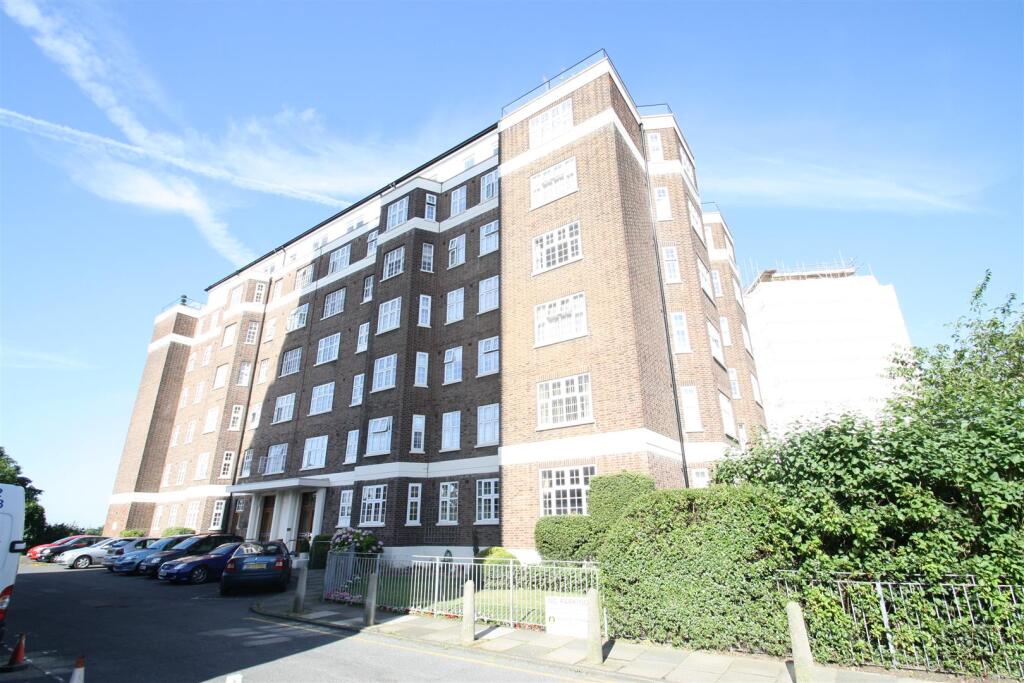 Main image of property: St Clements Court, Leigh Broadway