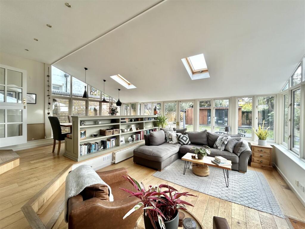 Main image of property: Leigh Cliff Road, Leigh-On-Sea