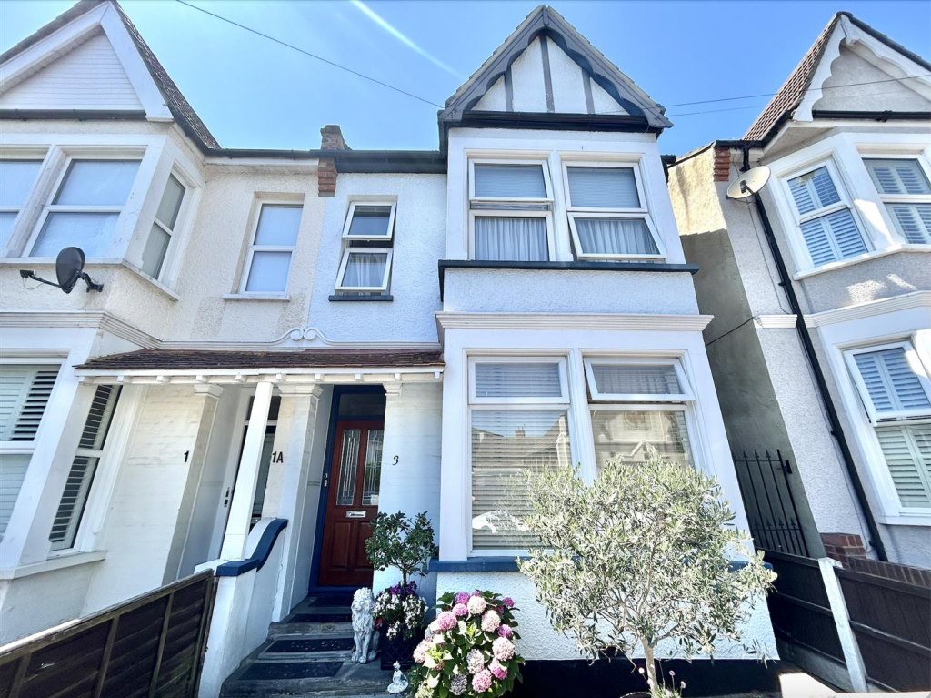 Main image of property: Cranleigh Drive, Leigh On Sea, Essex
