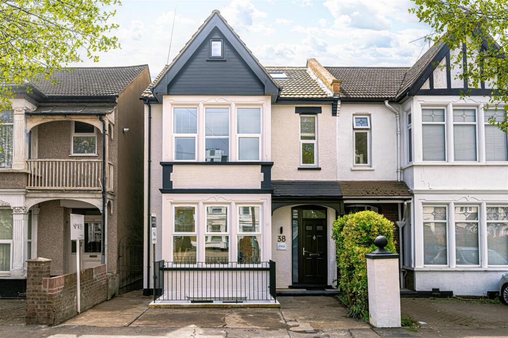 Main image of property: Kilworth Avenue, Southend on Sea