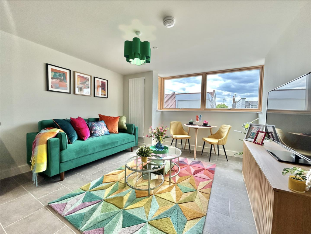 Main image of property: St Clements Gate, Broadway, Leigh-On-Sea