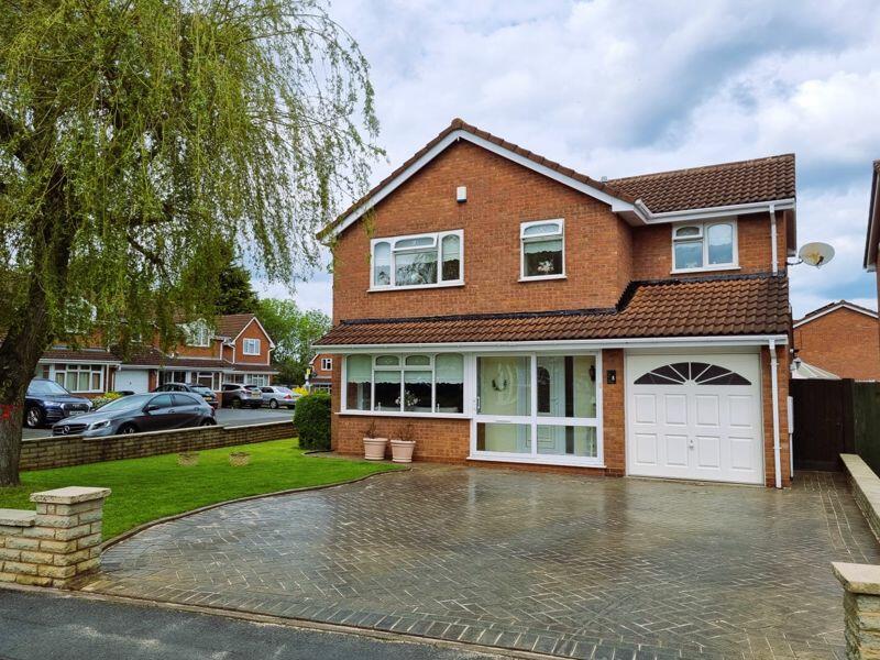 4 bedroom detached house for sale in Charter Road, Tipton, DY4