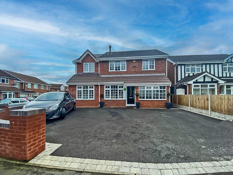 Houses for sale on sale burberry grange tipton