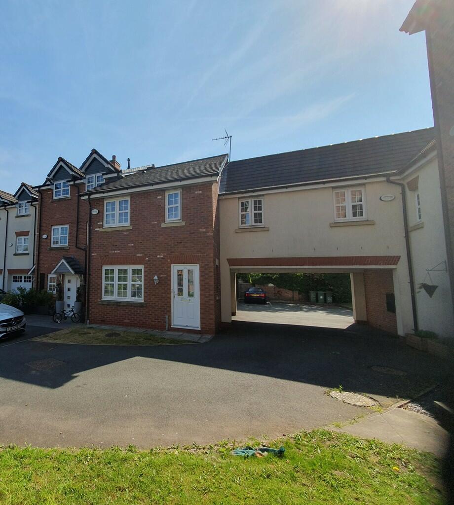 3 bedroom town house for sale in Stonecroft, Northwich, CW9