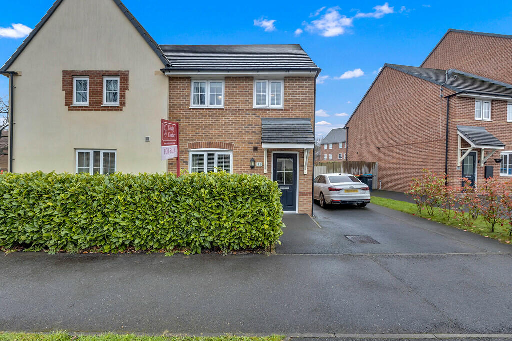 3 bedroom semidetached house for sale in Imperial Avenue, Winnington