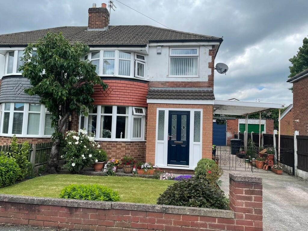 3 bedroom semidetached house for sale in Berkshire Drive, Woolston, Warrington, WA1