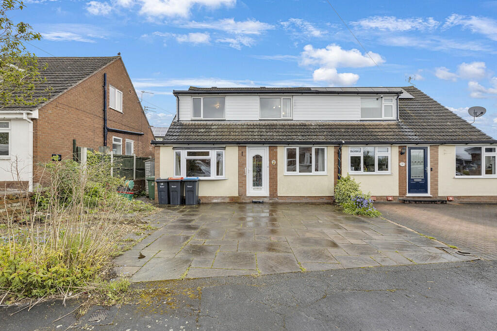 4 bedroom semidetached house for sale in Lodge Drive, Moulton