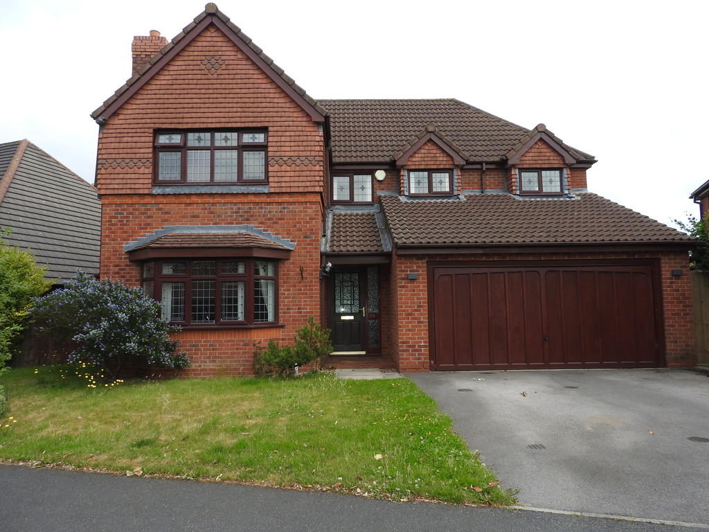 4 bedroom detached house for sale in Monarch Drive, Kingsmead