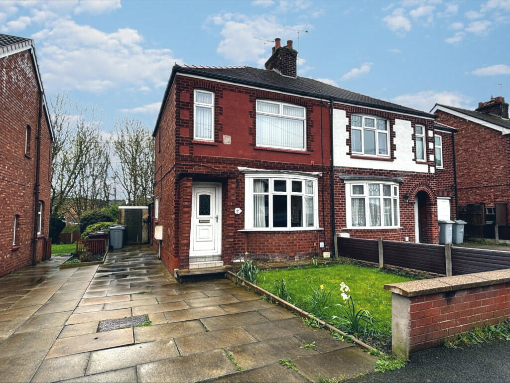 2 bedroom semidetached house for sale in bs Lane, Middlewich, CW10