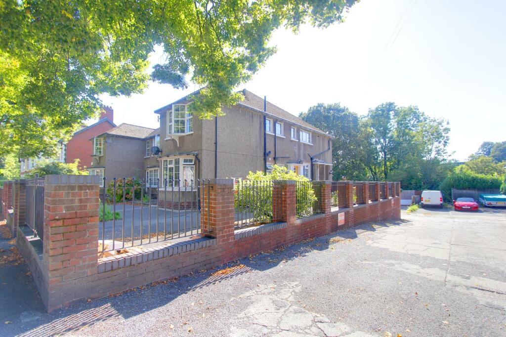 2 bedroom for sale in Llandennis Road, Cyncoed, Cardiff, CF23