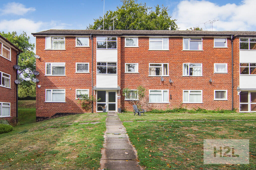 Main image of property: Darlaston Court, 123 Main Road, Meriden, CV7 7NJ