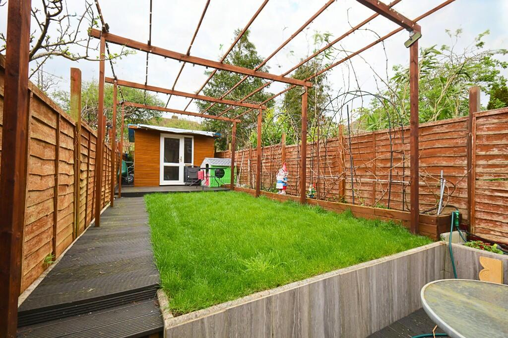 2 bedroom ground floor flat for sale in Sherbourne Road, Hove, East