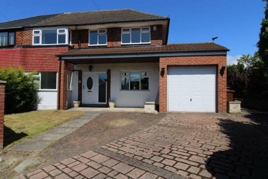 4 bedroom semidetached house for rent in Cotswold Close, Gawber