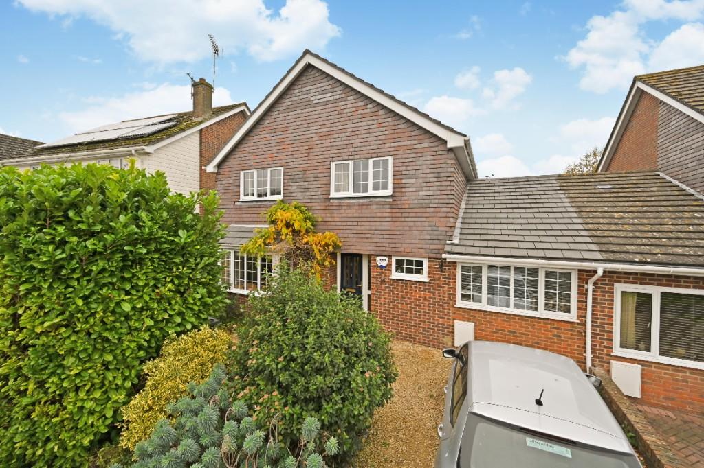 4 bedroom detached house for sale in Mountbatten Way, Brabourne Lees
