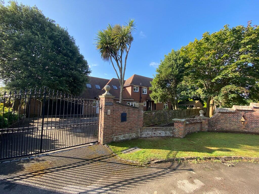 6 bedroom detached house for sale in The Close, Aldwick Bay Estate