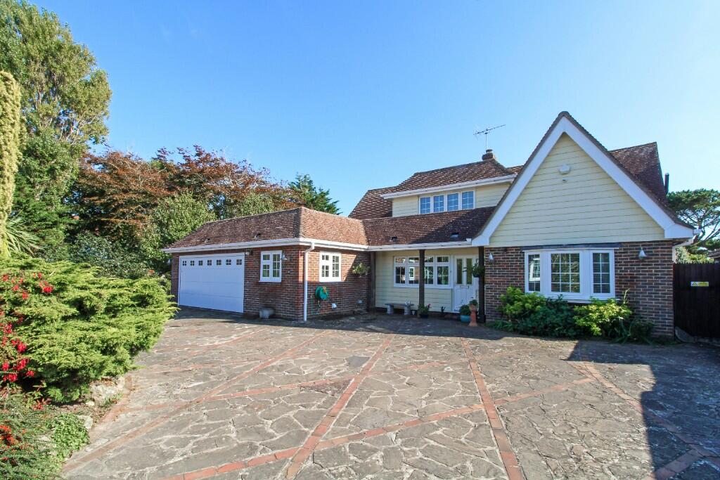 5 bedroom detached house for sale in The Fairway, ALDWICK BAY ESTATE, Aldwick, Bognor Regis