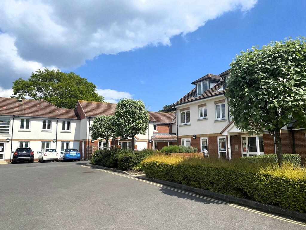 1 bedroom apartment for sale in Hawthorn Road, Bognor Regis, West