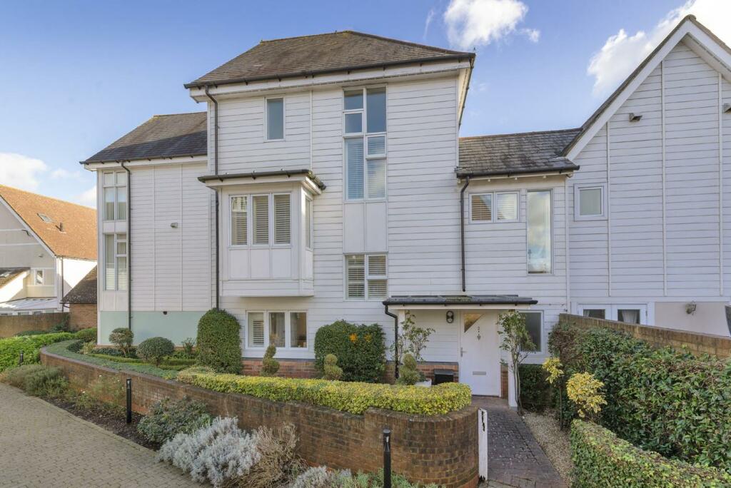 4 bedroom semidetached house for sale in Laxton Walk, Kings Hill, ME19