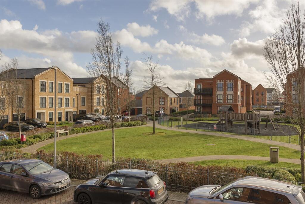 Main image of property: Pecham close, Kings Hill, ME19 4SB