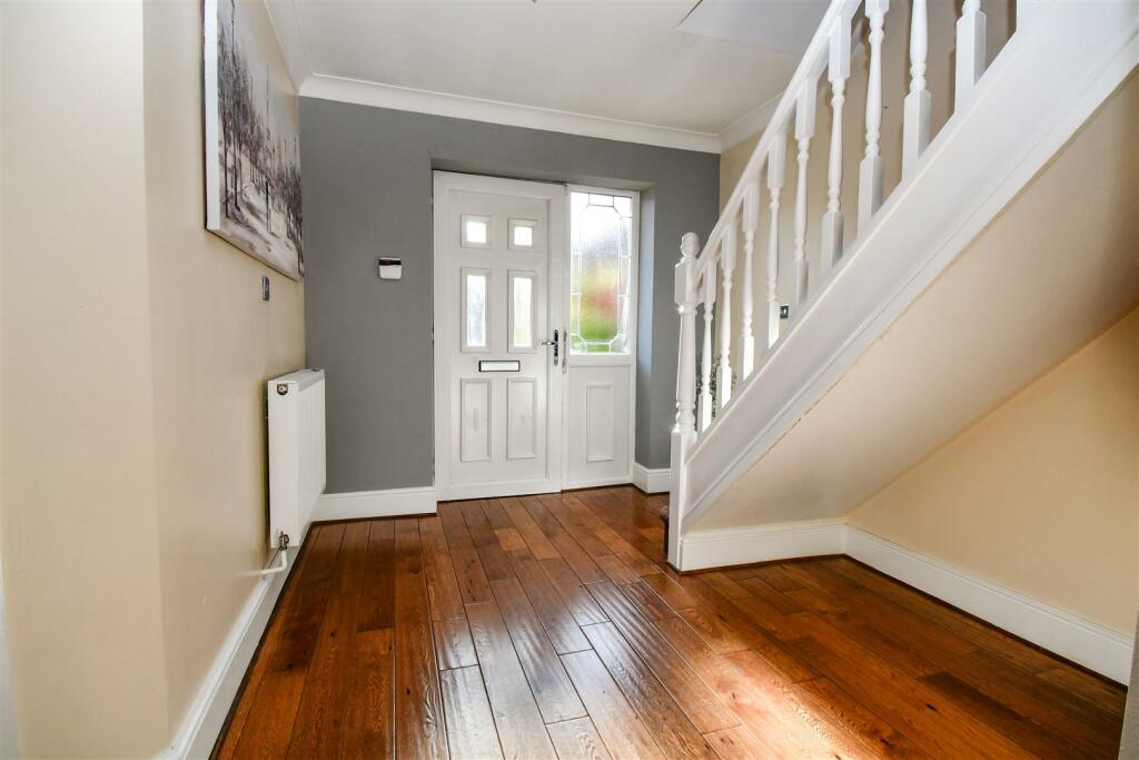 5 bedroom detached house for sale in Brooklands, Hull, HU7