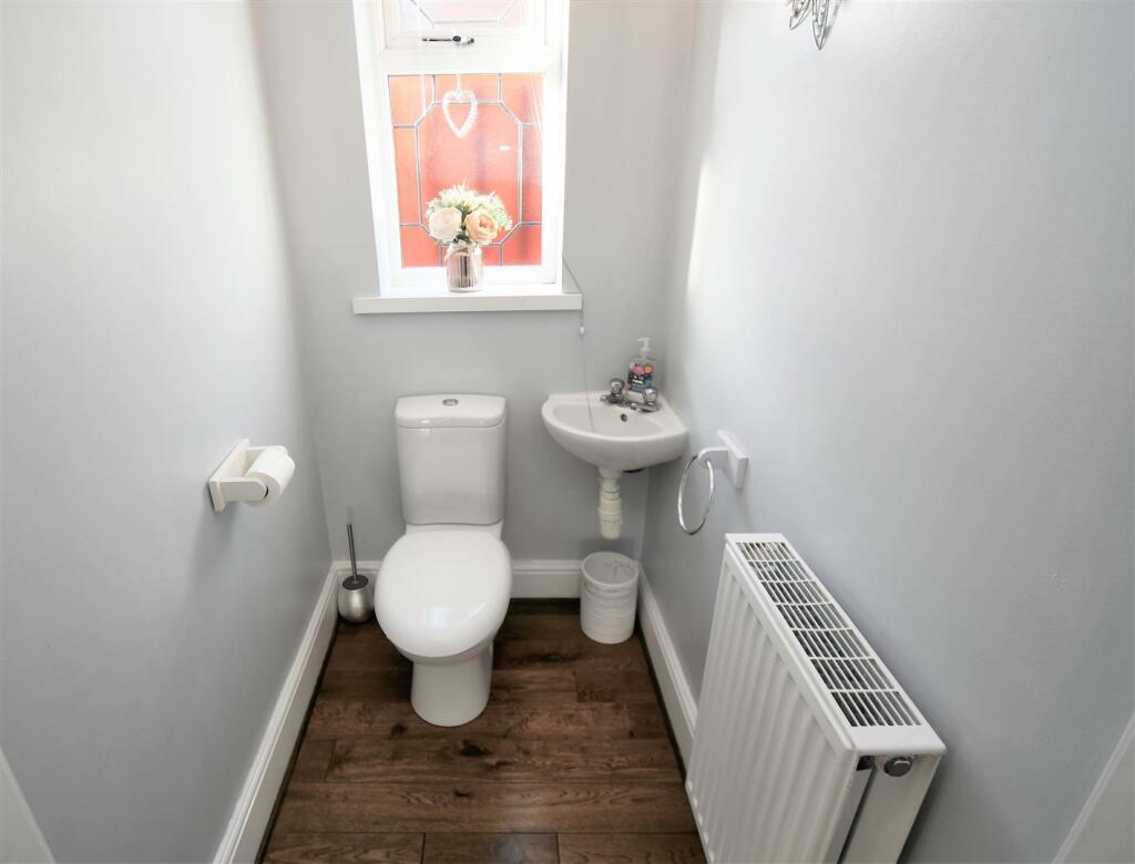 5 bedroom detached house for sale in Brooklands, Hull, HU7