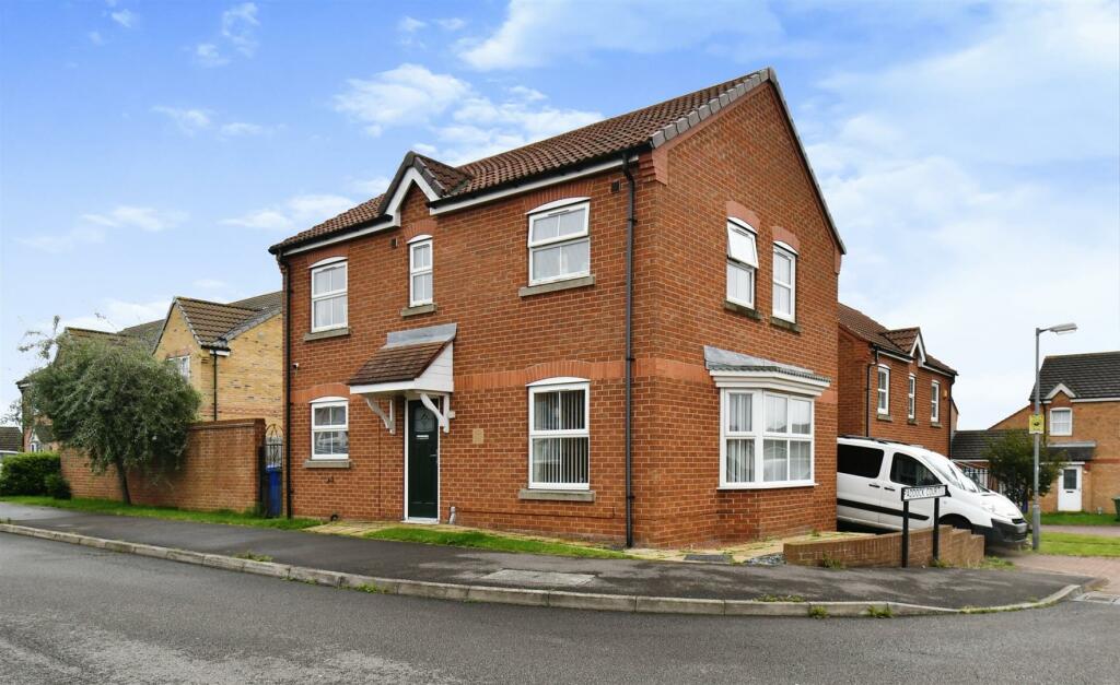 4 bedroom detached house