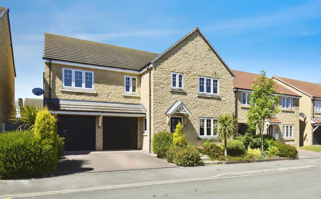 Main image of property: Hampstead Gardens, Kingswood, Hull
