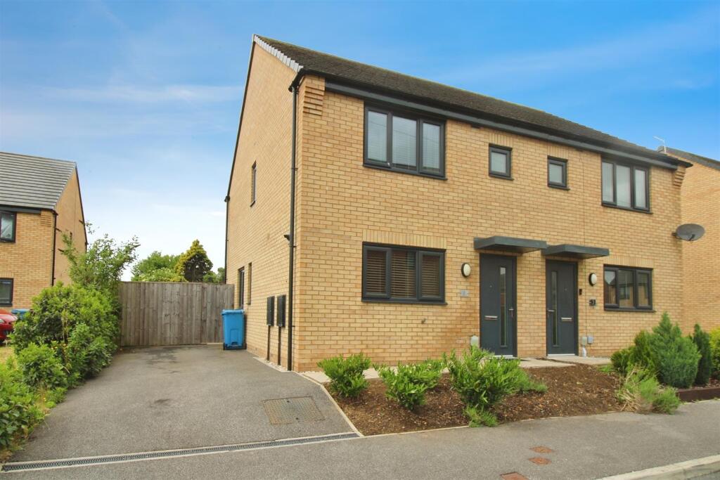 3 bedroom semi-detached house