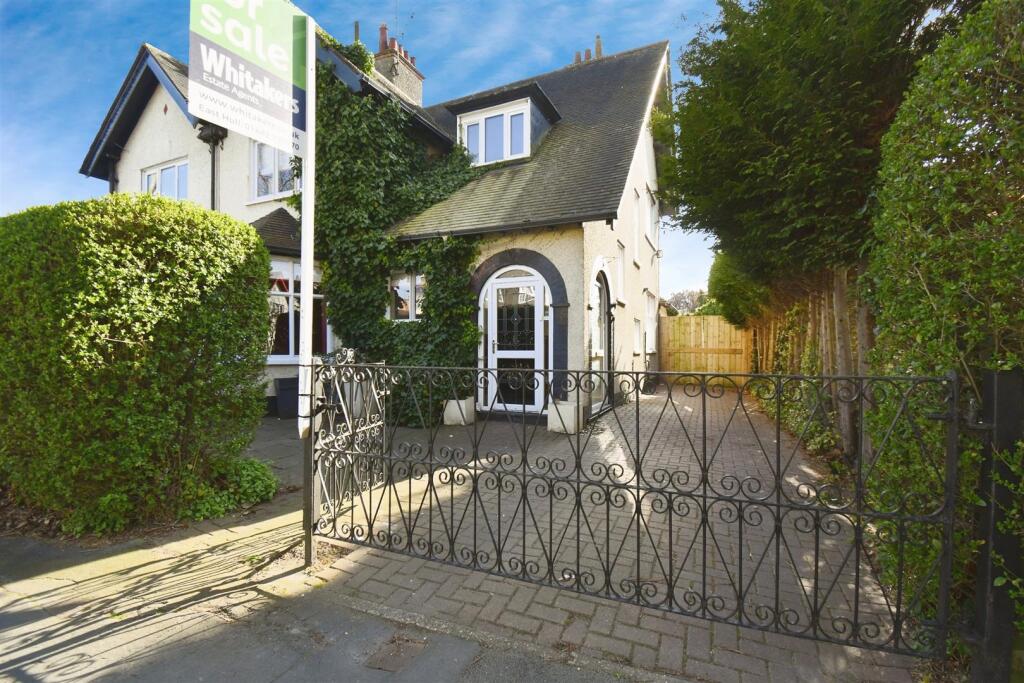 3 bedroom semi-detached house
