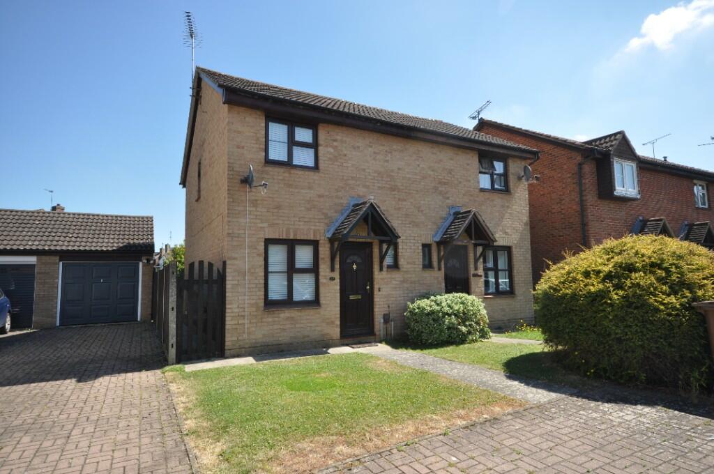 2 bedroom semi-detached house for rent in Flintwich Manor, Chelmsford, CM1