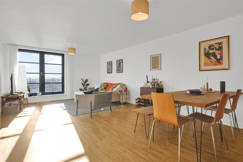 Main image of property: Commercial Road, E14