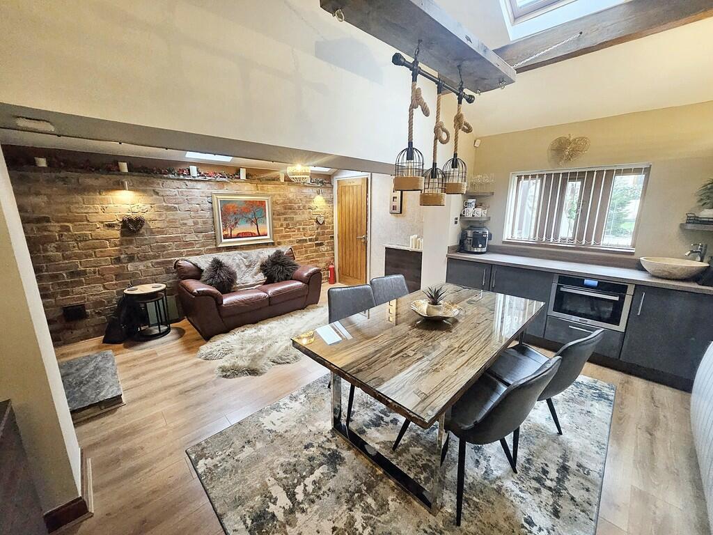 Additional property image - Littlecroft Cottage, Oxford Road, Gomersal