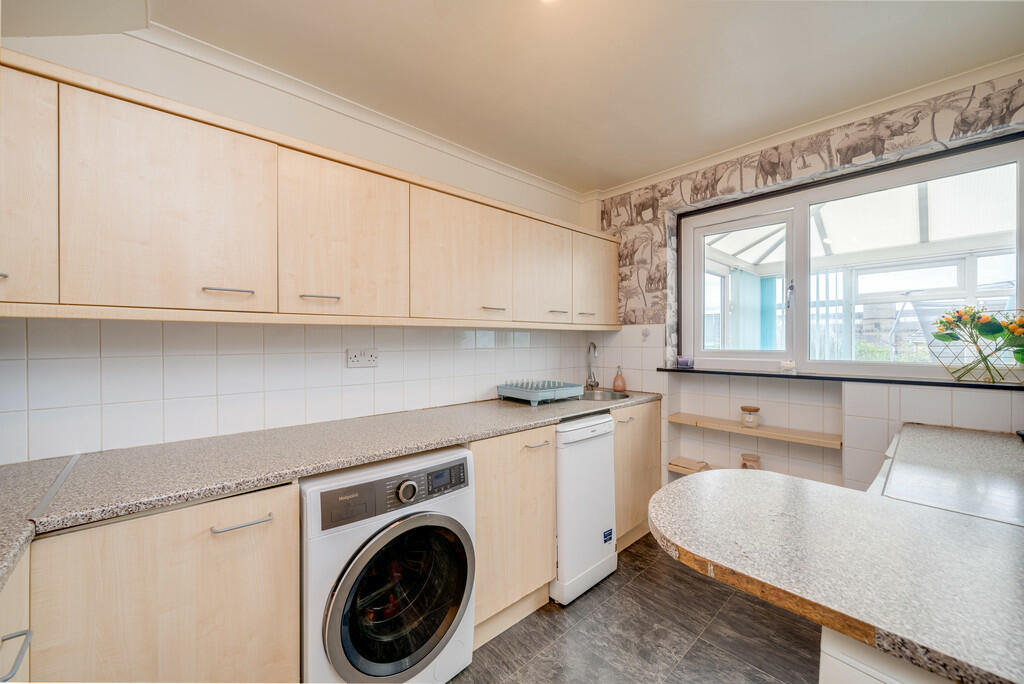 Additional property image - Farfield Avenue, Bradford