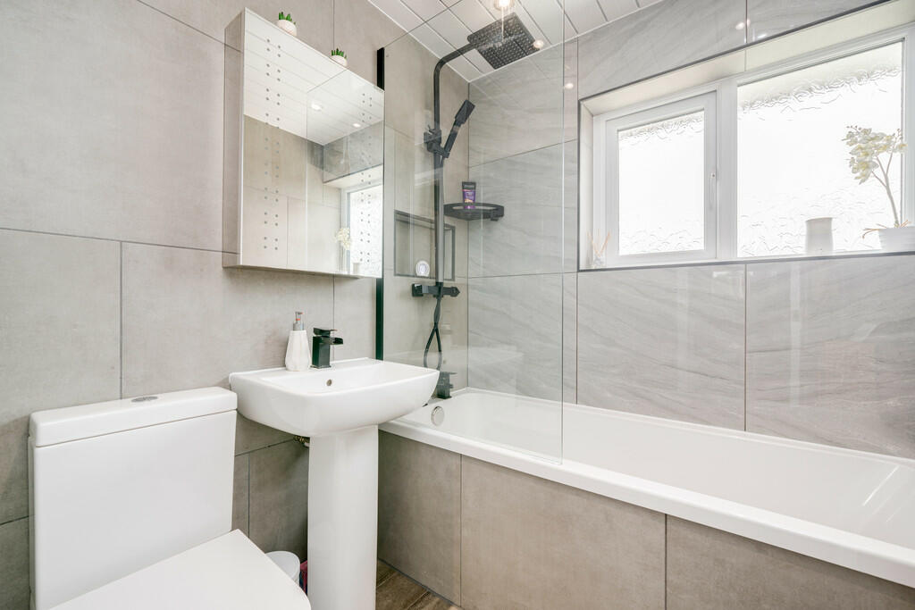 Additional property image - Farfield Avenue, Bradford